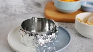 模具用锡纸包裹底部