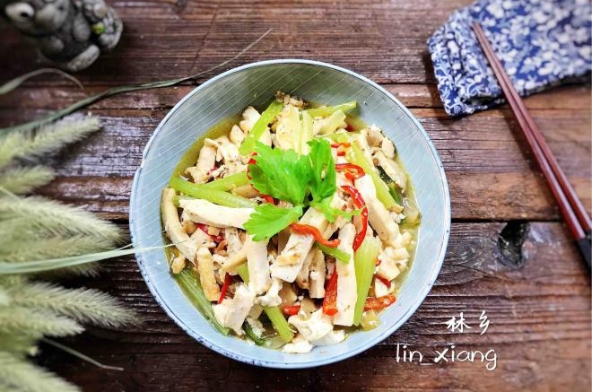 家常芹菜炒香干