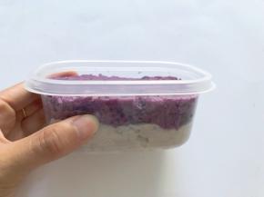 放入盒子中压实