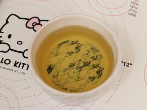 这种天气室温下猪油都是液态的，所以我们要提前把猪油放进冰箱冷藏。