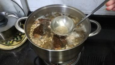 其间捞出浮沬