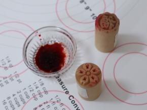 准备好印模和色素水。