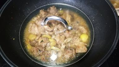 盖上盖子中火焖20分钟