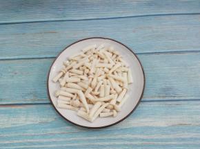 然后捞出沥干水分