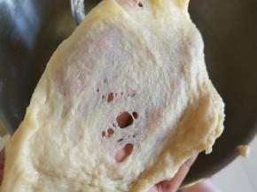 2．揉成团后用3档揉出厚膜的状态。