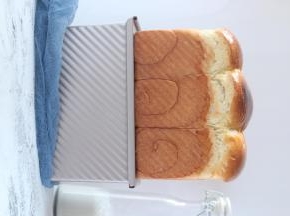 12．出炉震出热气，脱模放凉即可。