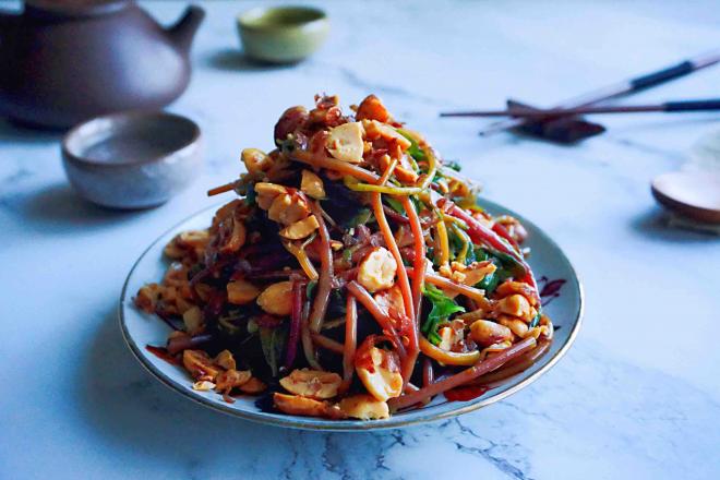 花生碎拌马齿苋