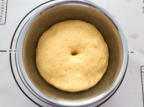 发酵至两倍大，戳洞不回缩即可