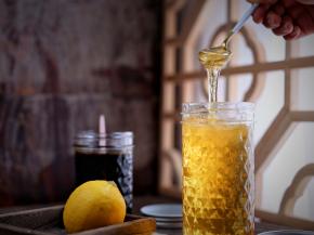 做好的糖浆第二天就可以使用。当然放越久，效果越好。