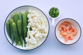 准备好所有食材。