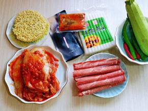 准备食材，所有食材的量可以根据个人口味及需求增减。