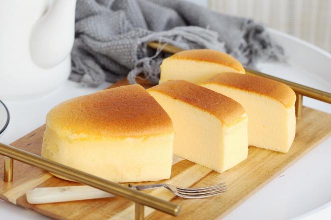 不回缩不开裂不掉皮的酸奶水浴法蛋糕