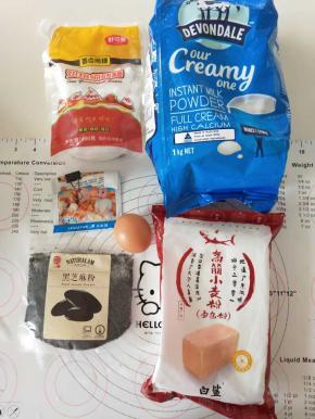 材料备齐，黄油软化。