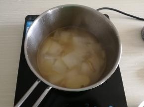 炖煮期间可以开盖子，搅拌1-2次。