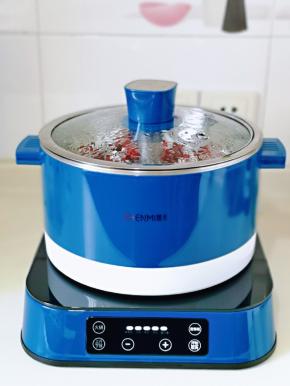 盖上盖子，猛火烧开，烧开后转中火蒸13分钟，断电焖2分钟再打开。