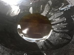 热锅烧油