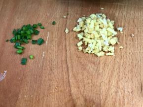 备好葱姜末