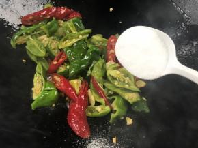 调入所有食材的盐量