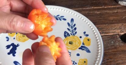 小番茄在中间切开