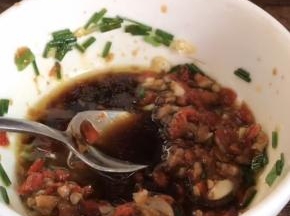 加入所有的调料，拌匀备用