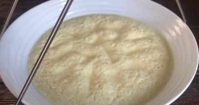 取出蒸好的鸡蛋