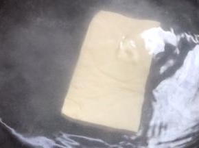 放入香菇煮透
