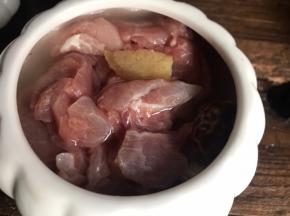 加入适量清水