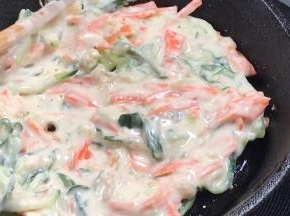 倒入面糊，中火慢煎