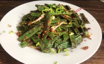 出锅撒上葱花即可