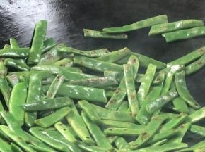 炒至表面有焦黄
