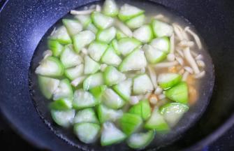 加一大碗水煮开。