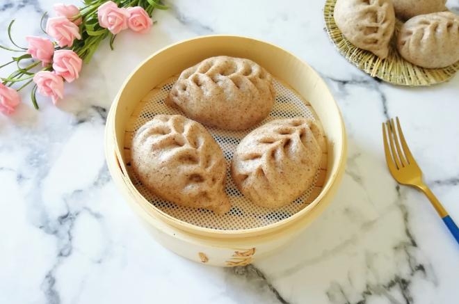 黑全麦素馅包