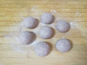 分成大小一致的小剂子。