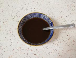 再加入纯净水搅拌均匀，调好糖醋汁。