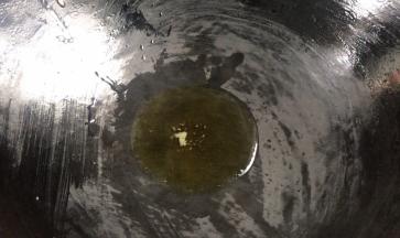 起锅烧油至冒烟