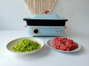 猪肉与芹菜分别剁成末。