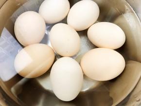 煮好后捞出放入凉水中降温