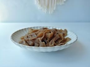 毛肚清洗干净切丝备用。