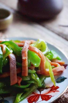 来个近景的特写。