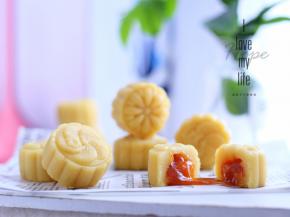 切开之后，可以看到满满的流心，超满足。