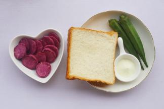 准备好所有食材。