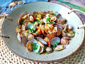 这道花蛤无论是当做下酒小菜还是夜宵小吃都是不错的选择。