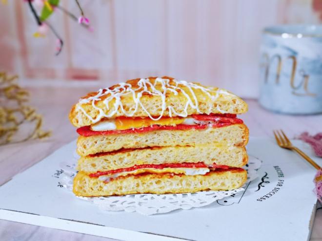 沙拉培根三明治