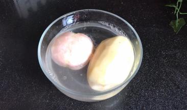 分别去皮，洗净沥水