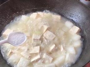 15分钟后加盐搅匀