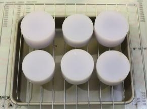 倒扣在晾架上，放入冰箱冷藏备用。