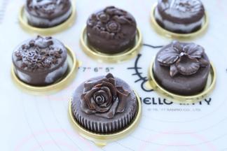 这款是冰淇淋月饼，如果不食用需要重新放入冰箱冷冻，避免融化了。