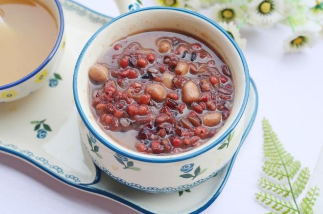 奶香红豆薏米杂粮粥