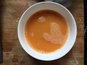 再次搅拌均匀备用；