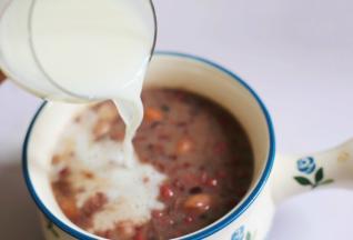 加到粥中拌匀。